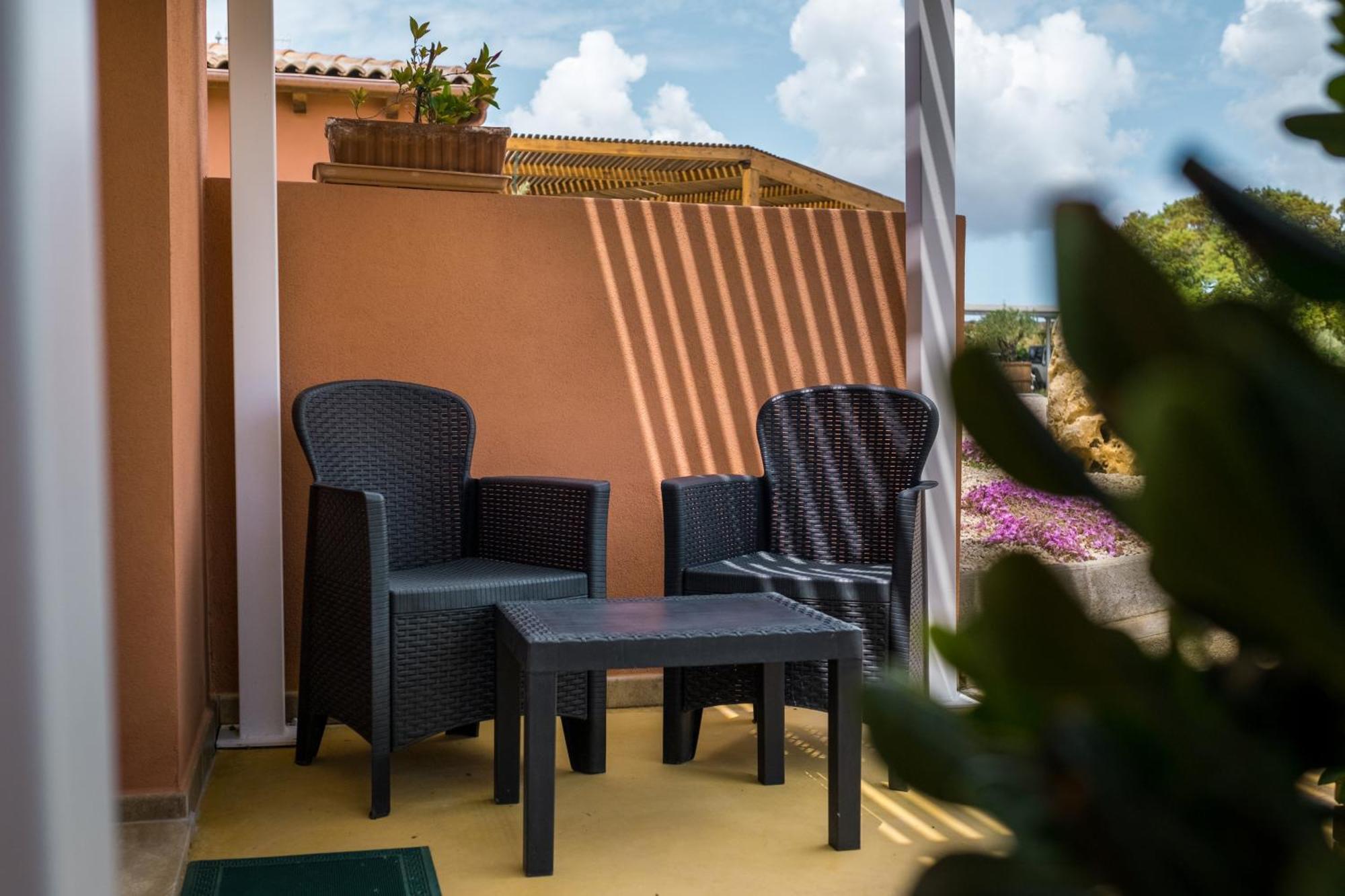 La Vinia Bed&Wine Experience - Adults Only Villa Sassari Kamer foto