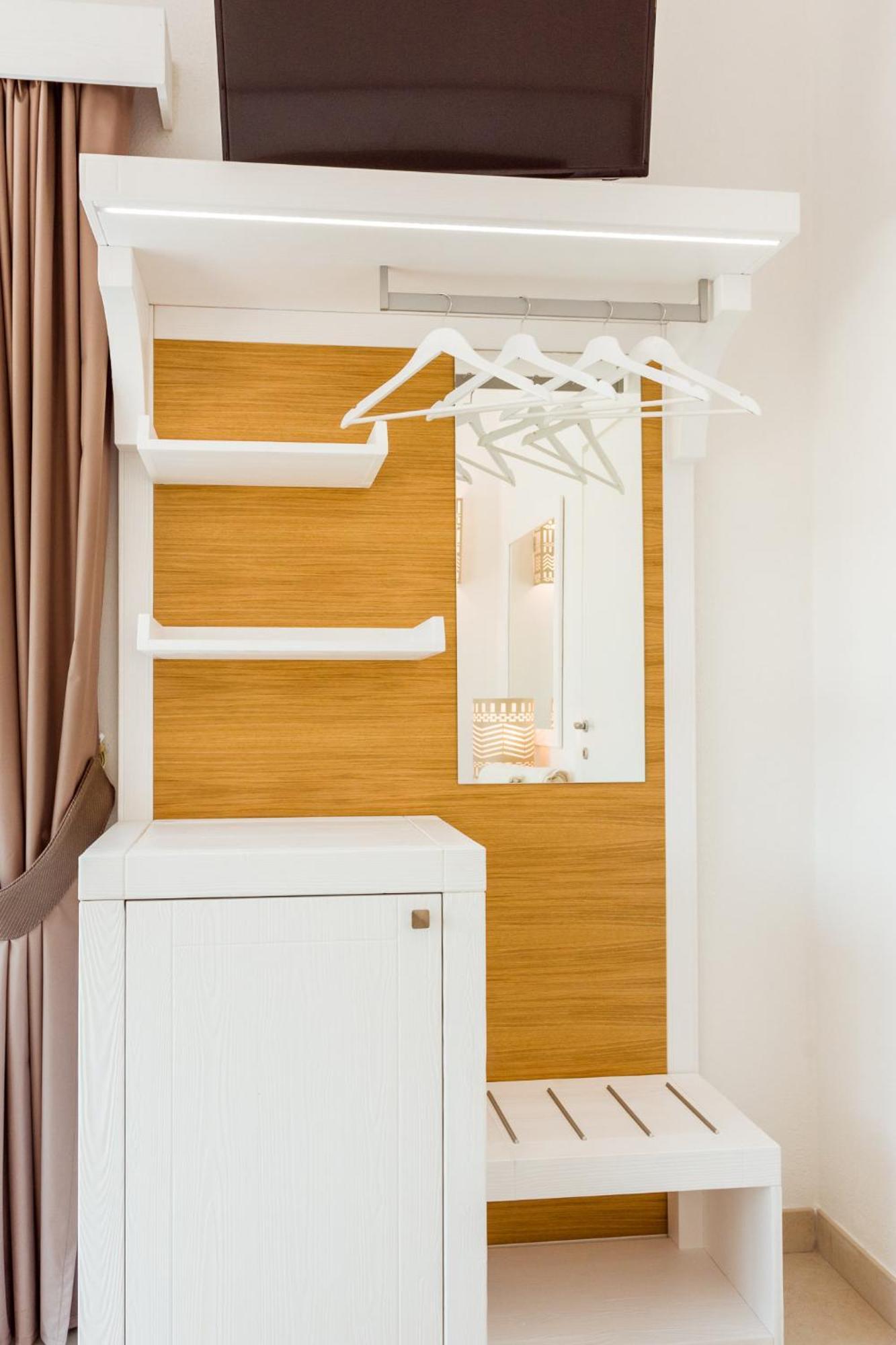 La Vinia Bed&Wine Experience - Adults Only Villa Sassari Kamer foto