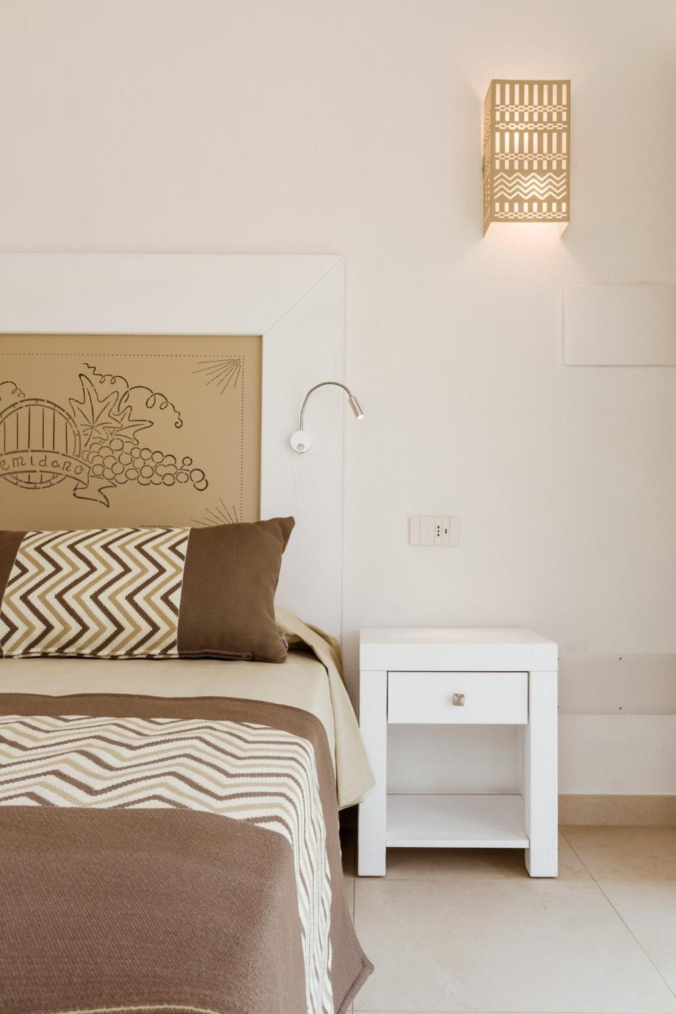 La Vinia Bed&Wine Experience - Adults Only Villa Sassari Kamer foto
